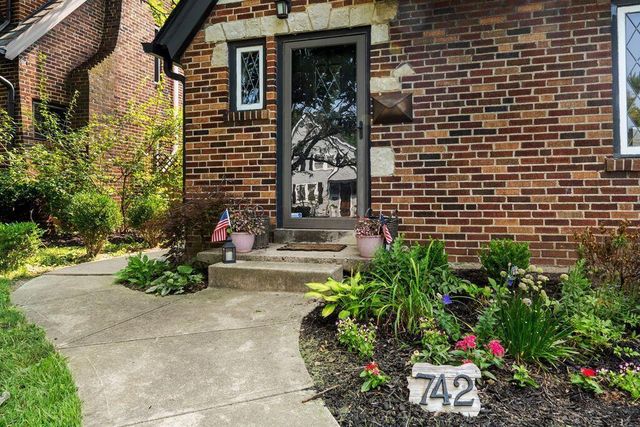 742 Montrose Avenue, Columbus, OH 43209