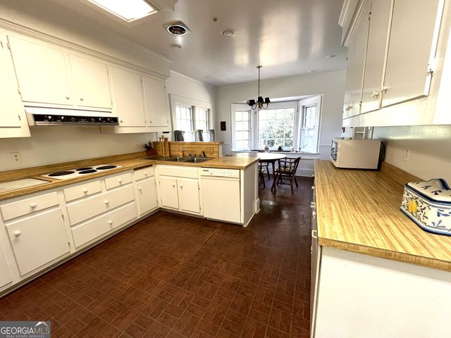 136 Forest Avenue, Elberton, GA 30635