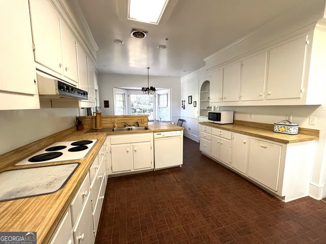 136 Forest Avenue, Elberton, GA 30635