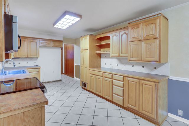 1118 W Mcgee Street, Sherman, TX 75092