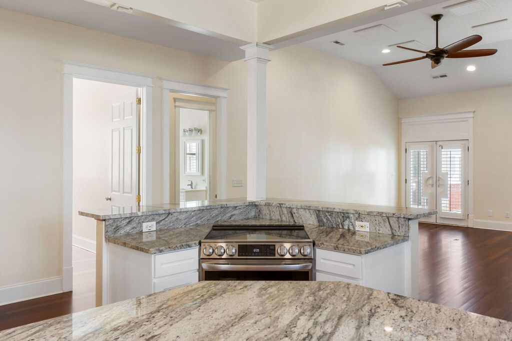 Image 11 of property listing at 721 Hunt Club Run, Charleston, SC 29414