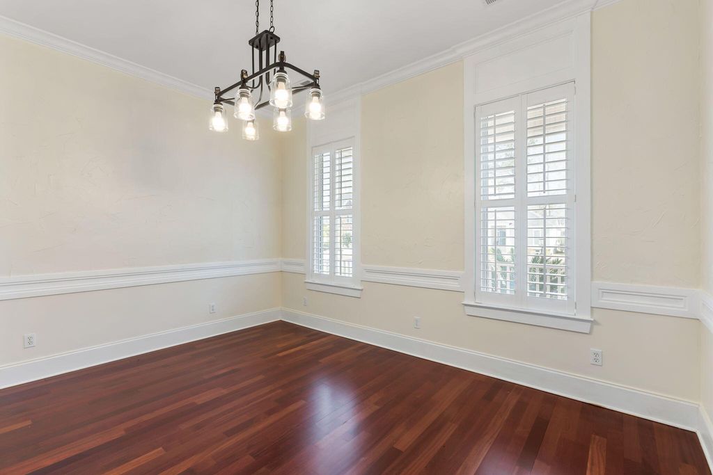 Image 12 of property listing at 721 Hunt Club Run, Charleston, SC 29414