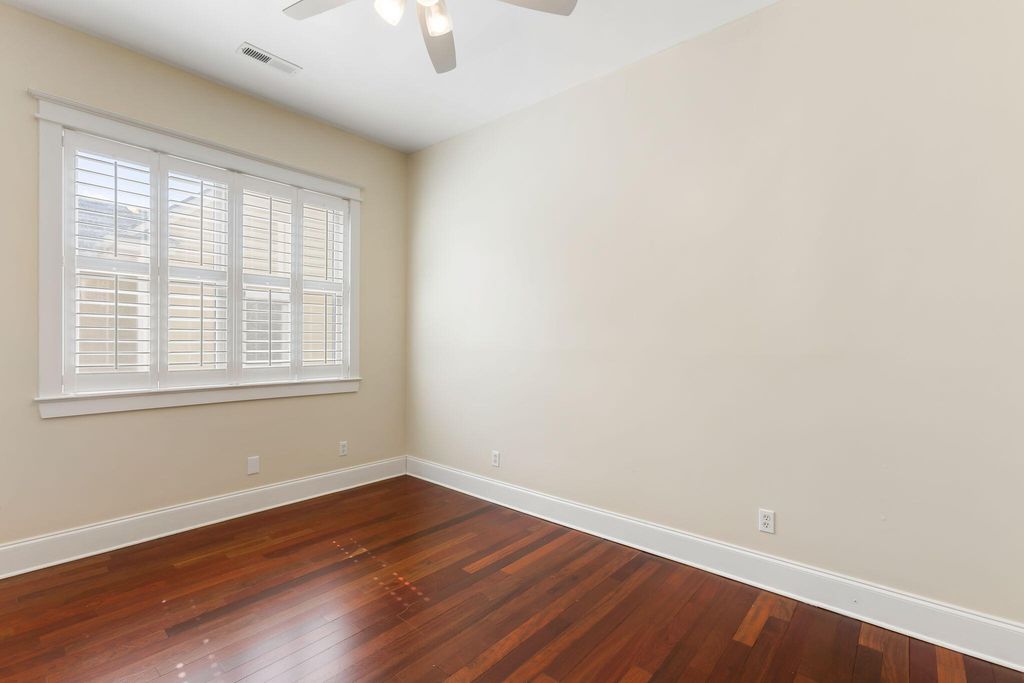 Image 20 of property listing at 721 Hunt Club Run, Charleston, SC 29414