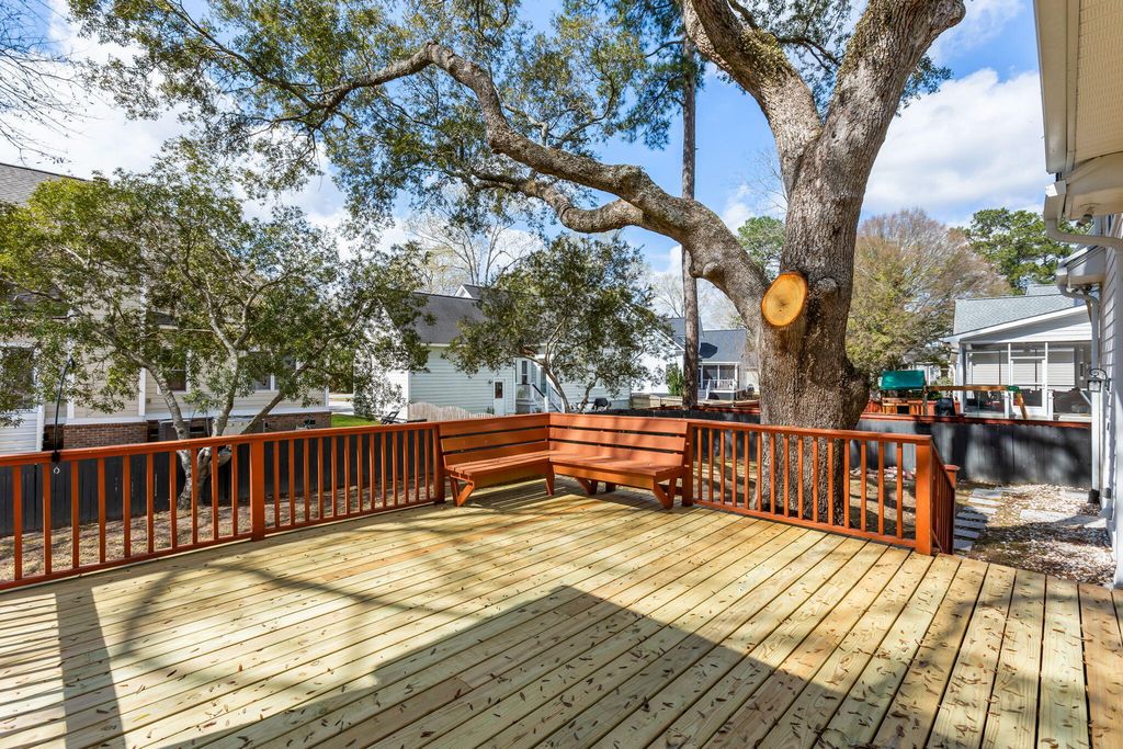 Image 26 of property listing at 721 Hunt Club Run, Charleston, SC 29414