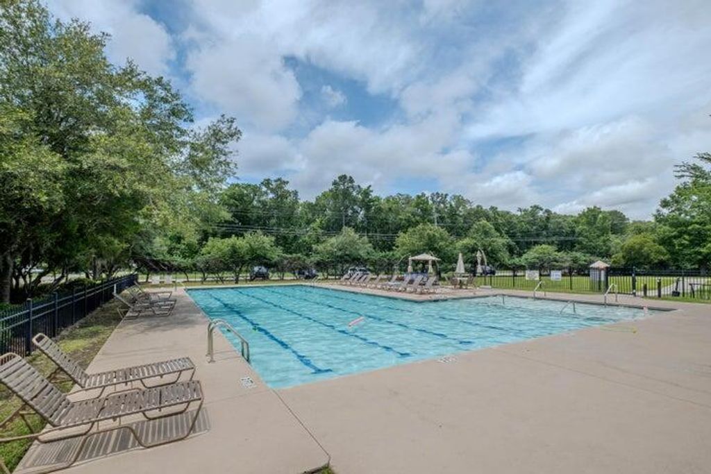 Image 32 of property listing at 721 Hunt Club Run, Charleston, SC 29414