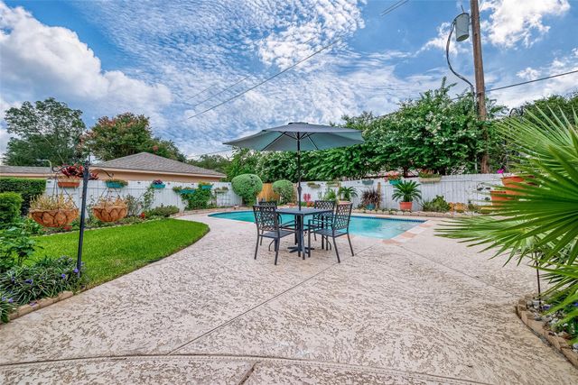 1755 Carriage Way, Sugar Land, TX 77478