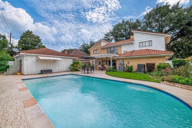 1755 Carriage Way, Sugar Land, TX 77478