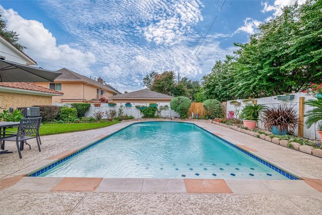 1755 Carriage Way, Sugar Land, TX 77478