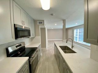 2121 Fountain View Drive 93, Houston, TX 77057