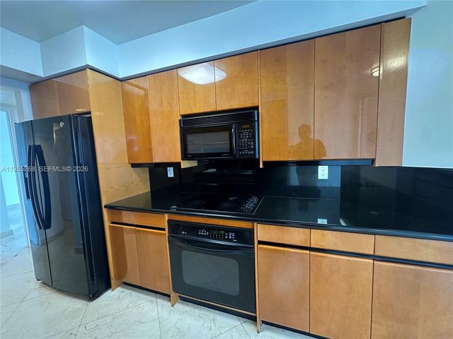 18671 COLLINS AV 2304, Sunny Isles Beach, FL 33160