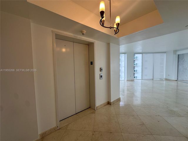 18671 COLLINS AV 2304, Sunny Isles Beach, FL 33160