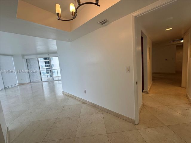 18671 COLLINS AV 2304, Sunny Isles Beach, FL 33160