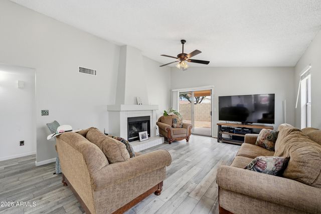 8962 N 64TH Lane, Glendale, AZ 85302