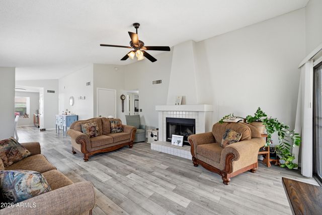 8962 N 64TH Lane, Glendale, AZ 85302