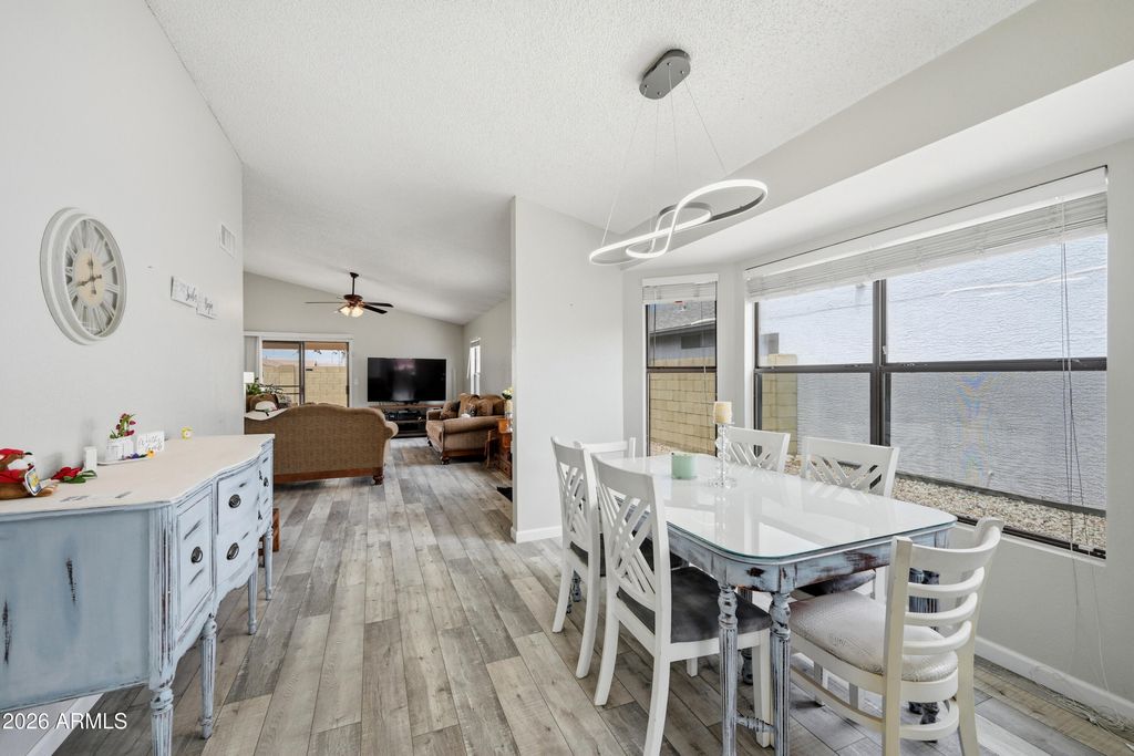 8962 N 64TH Lane, Glendale, AZ 85302