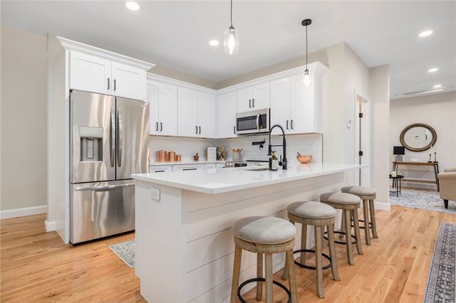 2907 Post Road 7, Warwick, RI 02886