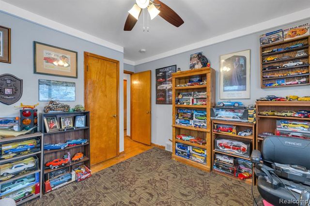 8701 Glengary Street, Dearborn Heights, MI 48127