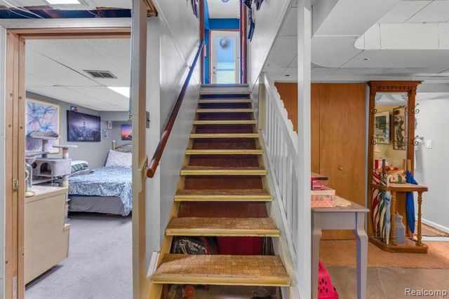 8701 Glengary Street, Dearborn Heights, MI 48127