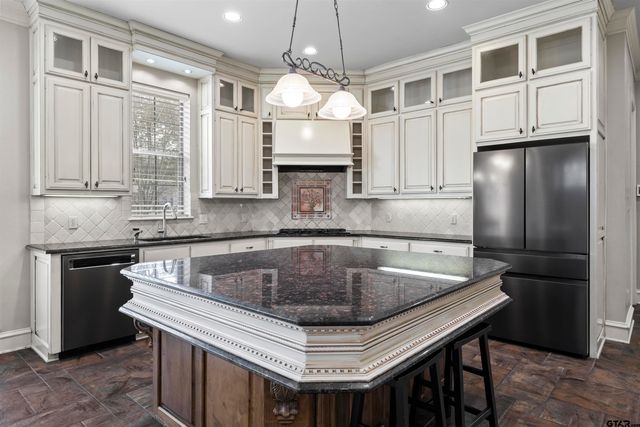 2219 Firestone, Tyler, TX 75703