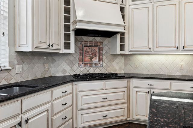 2219 Firestone, Tyler, TX 75703