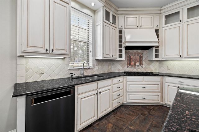 2219 Firestone, Tyler, TX 75703