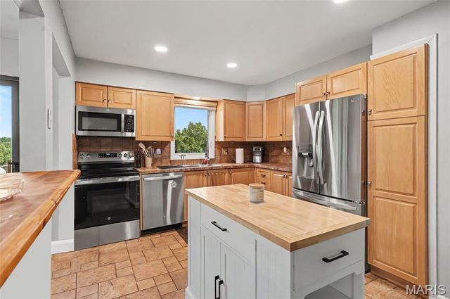 11 Windswept Drive, Arnold, MO 63010
