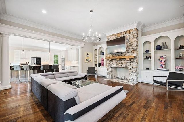 11140 W. Road, Roswell, GA 30075
