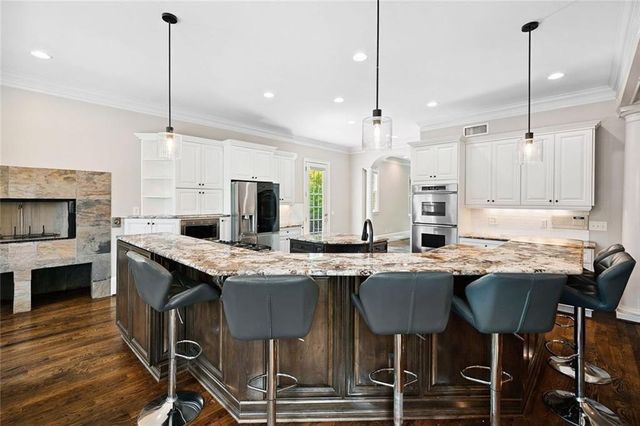 11140 W. Road, Roswell, GA 30075