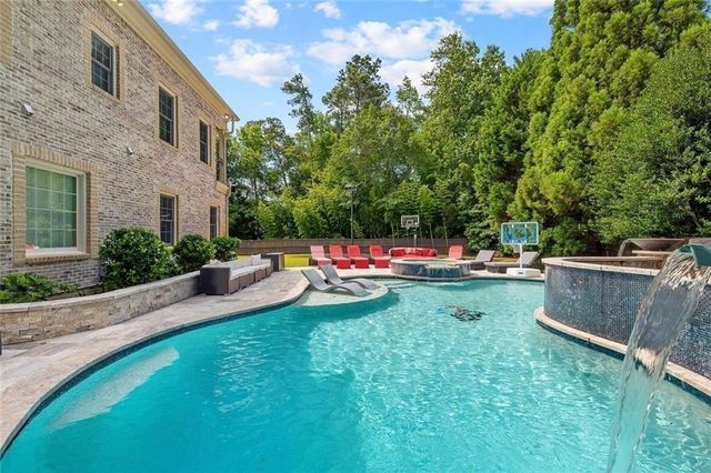 11140 W. Road, Roswell, GA 30075