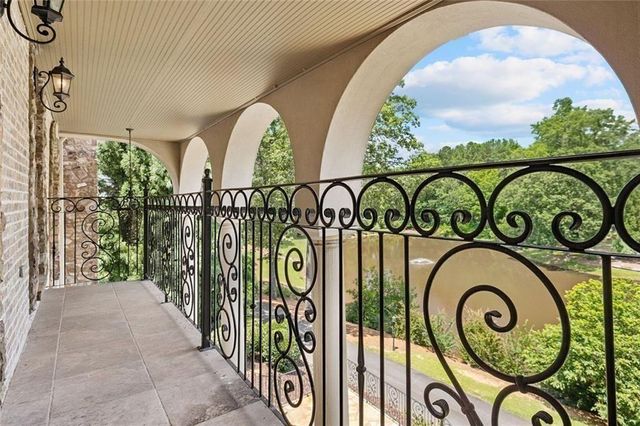 11140 W. Road, Roswell, GA 30075