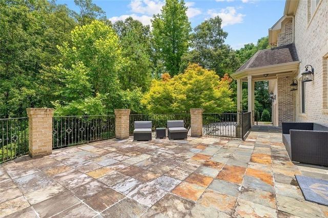 11140 W. Road, Roswell, GA 30075
