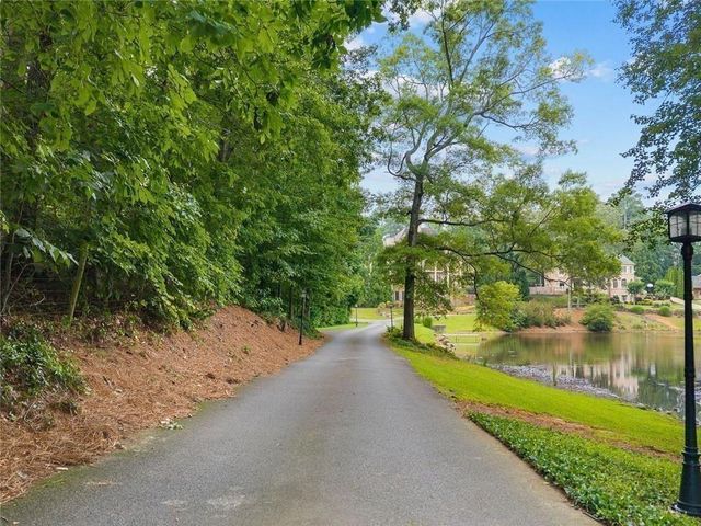 11140 W. Road, Roswell, GA 30075