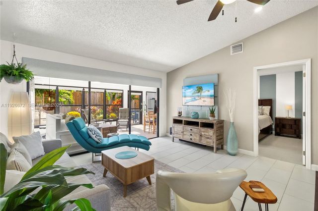 1056 E Lakes Dr, Deerfield Beach, FL 33064