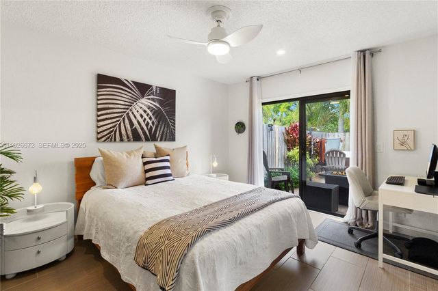 1056 E Lakes Dr, Deerfield Beach, FL 33064