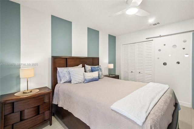 1056 E Lakes Dr, Deerfield Beach, FL 33064