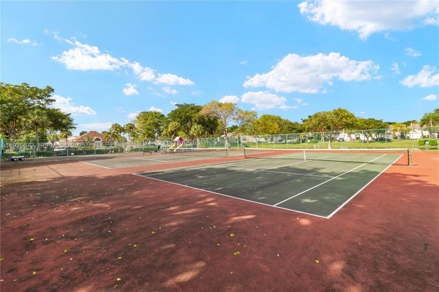 1056 E Lakes Dr, Deerfield Beach, FL 33064