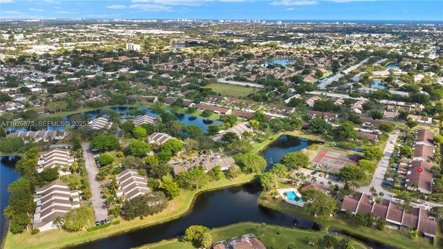 1056 E Lakes Dr, Deerfield Beach, FL 33064