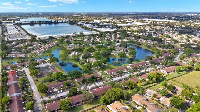 1056 E Lakes Dr, Deerfield Beach, FL 33064