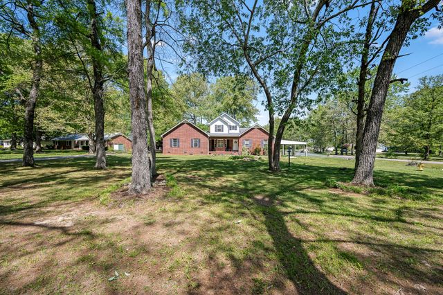 112 Prince Ln, Tullahoma, TN 37388