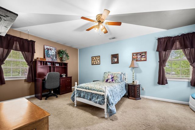 112 Prince Ln, Tullahoma, TN 37388