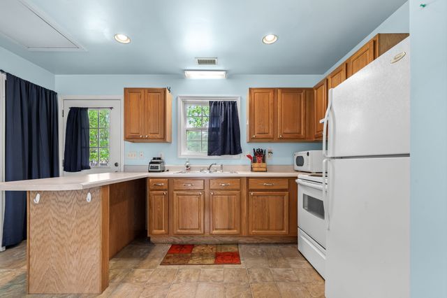 112 Prince Ln, Tullahoma, TN 37388