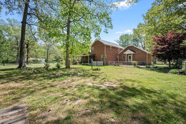 112 Prince Ln, Tullahoma, TN 37388