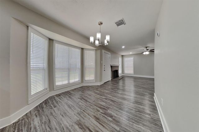 3327 Colonel Court Drive, Richmond, TX 77406