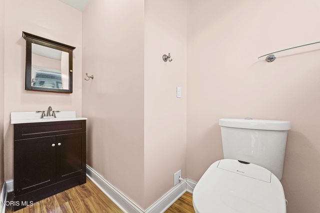 1421 Conneaut Avenue, Bowling Green, OH 43402