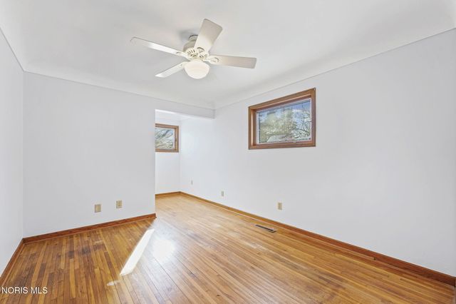 1421 Conneaut Avenue, Bowling Green, OH 43402