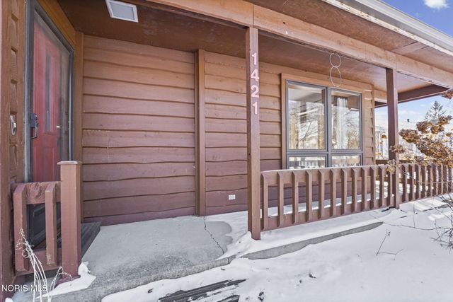 1421 Conneaut Avenue, Bowling Green, OH 43402