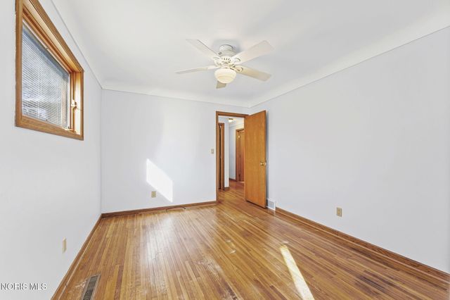 1421 Conneaut Avenue, Bowling Green, OH 43402