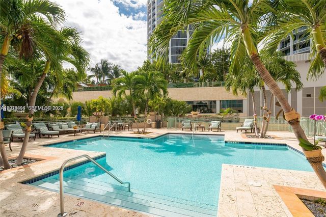 3400 SW 27th Ave 1105, Miami, FL 33133