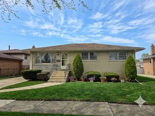 15222 Lawndale Avenue, Midlothian, IL 60445