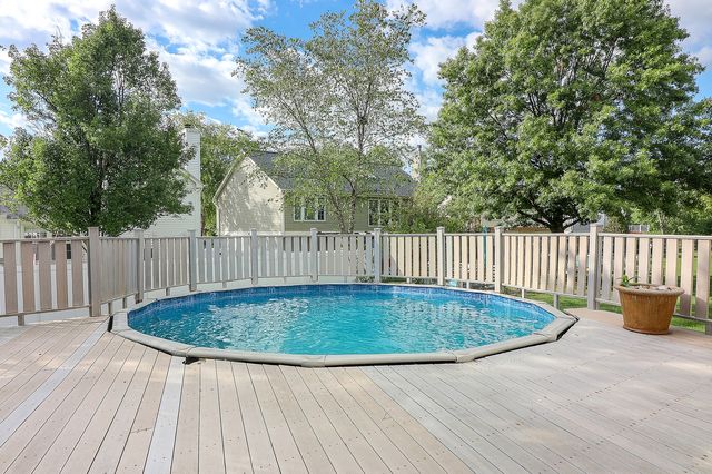 157 Wildberry Court, Aurora, IL 60504